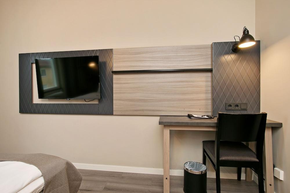 First Hotel Brommaplan Stockholm Ngoại thất bức ảnh