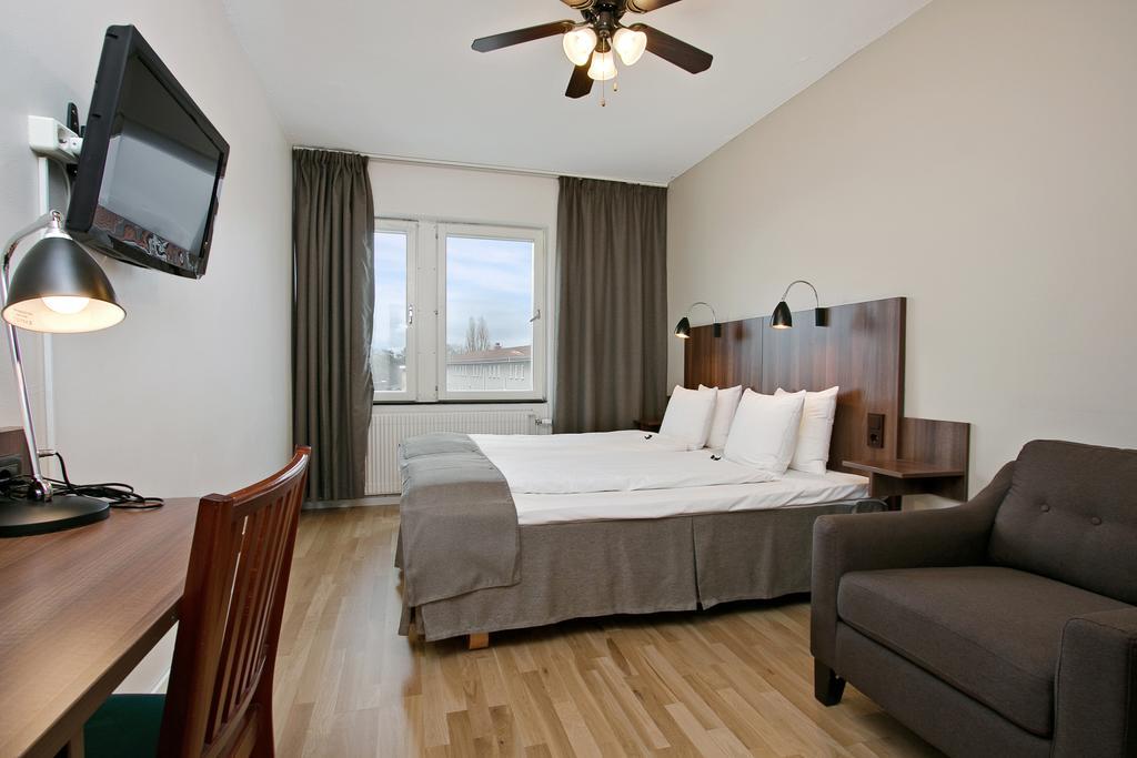 First Hotel Brommaplan Stockholm Ngoại thất bức ảnh