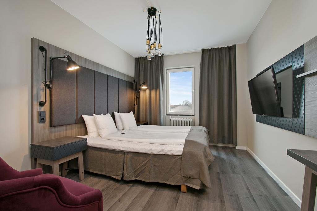 First Hotel Brommaplan Stockholm Ngoại thất bức ảnh