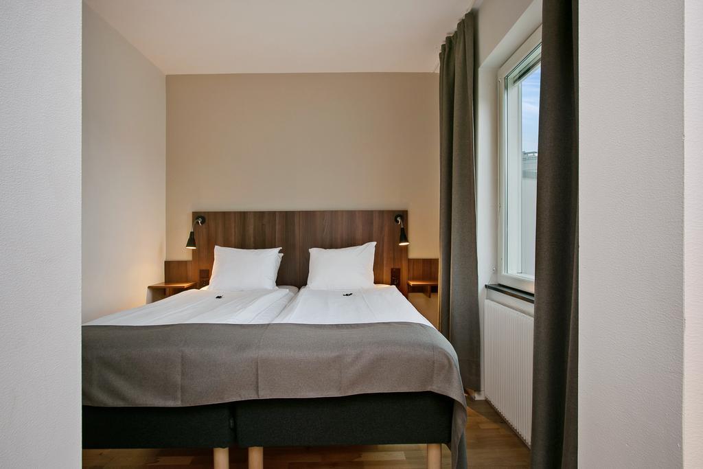 First Hotel Brommaplan Stockholm Ngoại thất bức ảnh