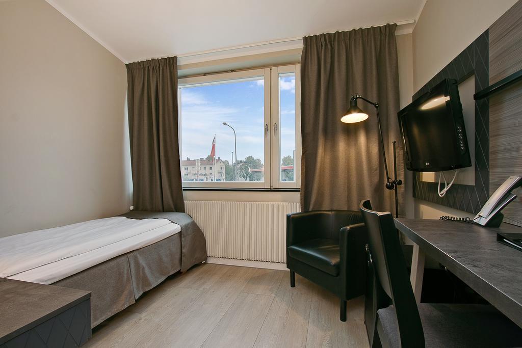 First Hotel Brommaplan Stockholm Ngoại thất bức ảnh
