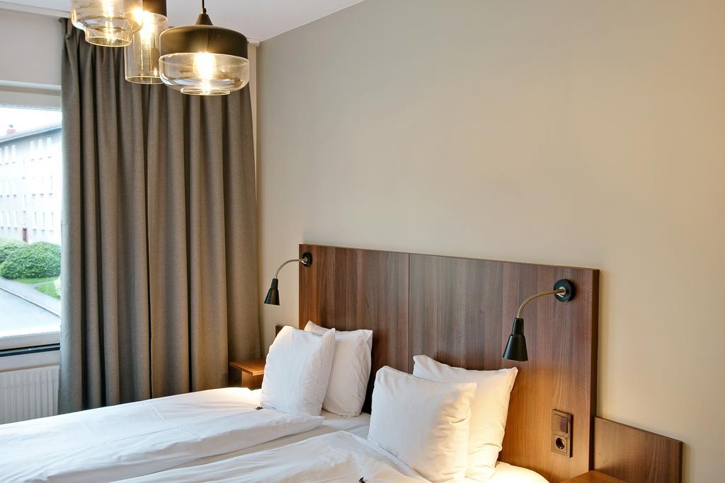 First Hotel Brommaplan Stockholm Ngoại thất bức ảnh