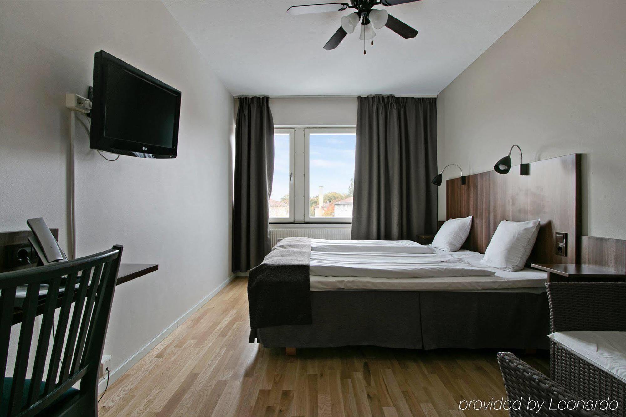 First Hotel Brommaplan Stockholm Ngoại thất bức ảnh