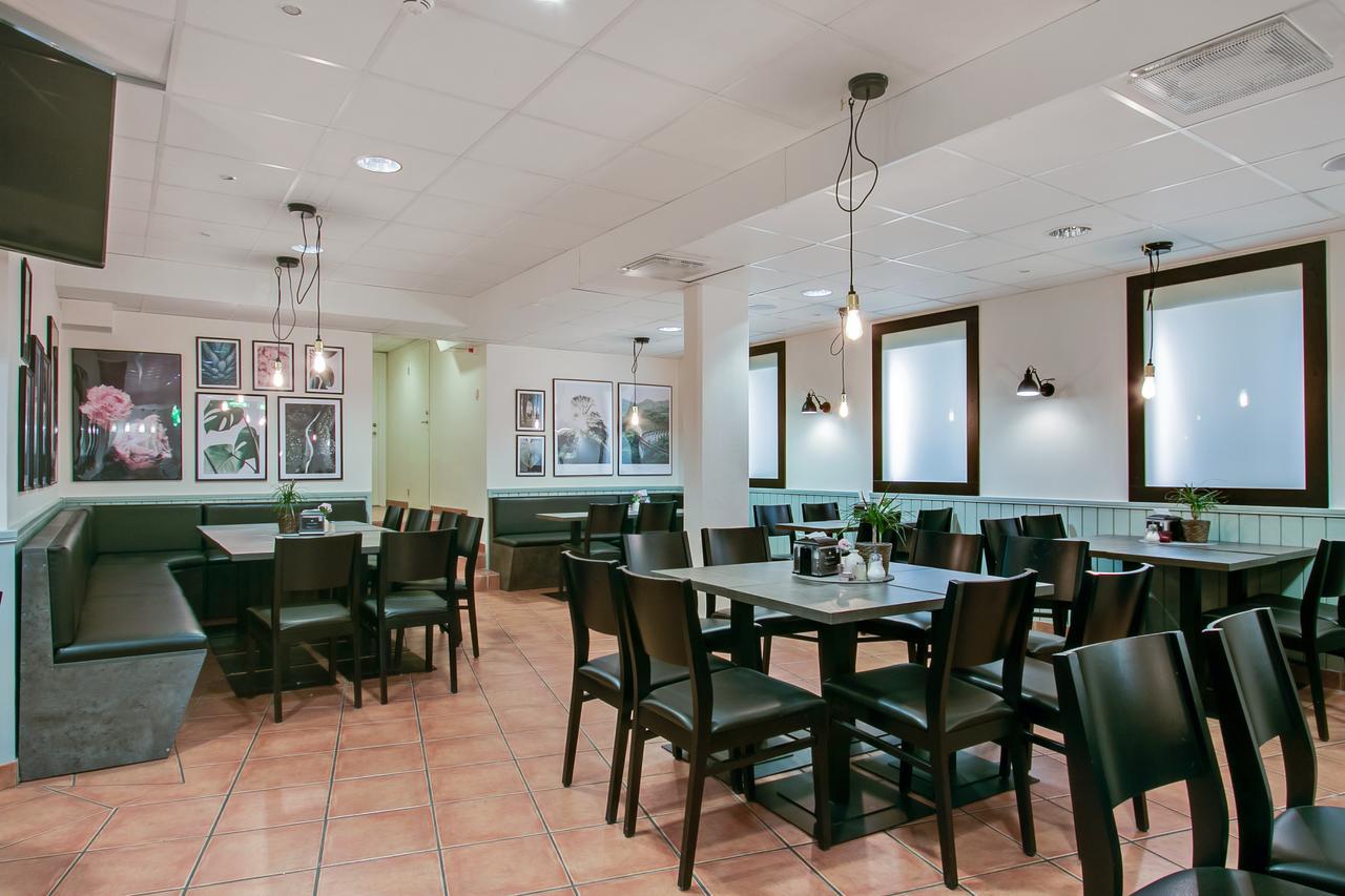 First Hotel Brommaplan Stockholm Ngoại thất bức ảnh