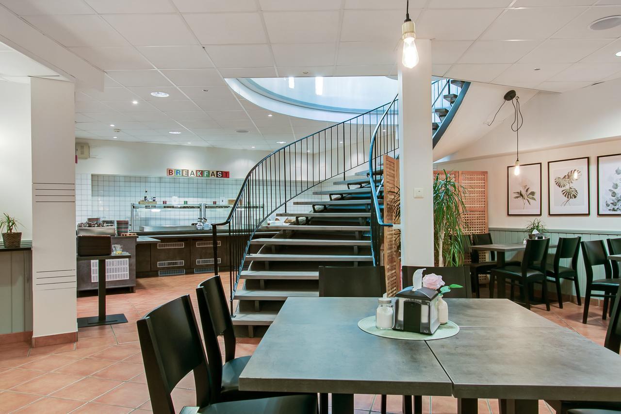First Hotel Brommaplan Stockholm Ngoại thất bức ảnh