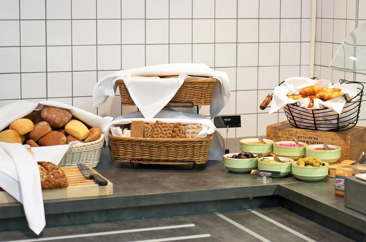 First Hotel Brommaplan Stockholm Ngoại thất bức ảnh