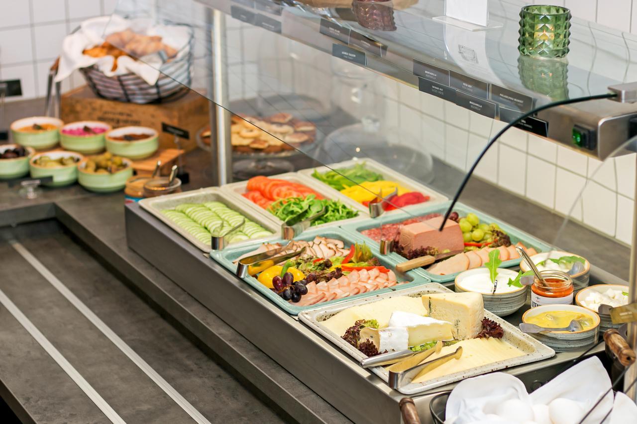 First Hotel Brommaplan Stockholm Ngoại thất bức ảnh
